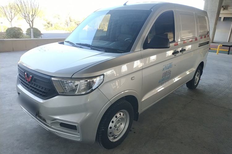 Used Wuling Hongguang V 2022 1.5L Jingqu Edition Enclosed-Window Vehicle with Hydraulic Power Steering LAR