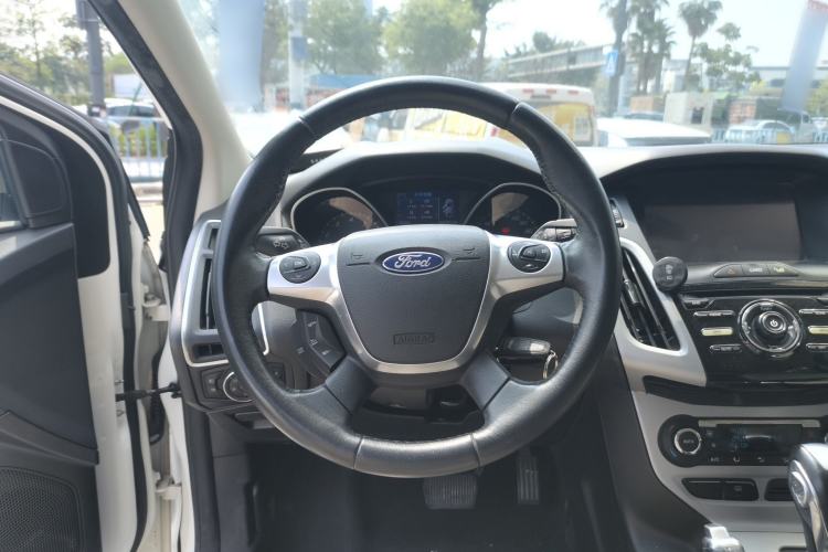 Used Ford Focus 2012 Hatchback 2.0L Automatic Luxury Sport Model
