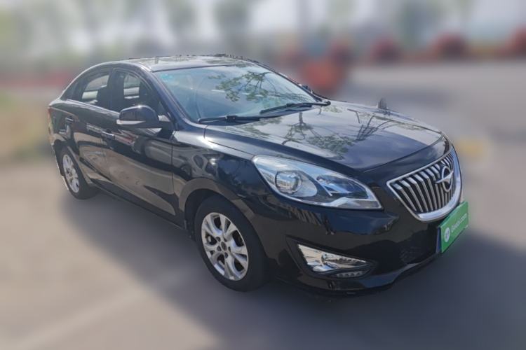 Used Haima Fumei 2014 M5 1.6L Manual Elite Model Front Right 45 Deg