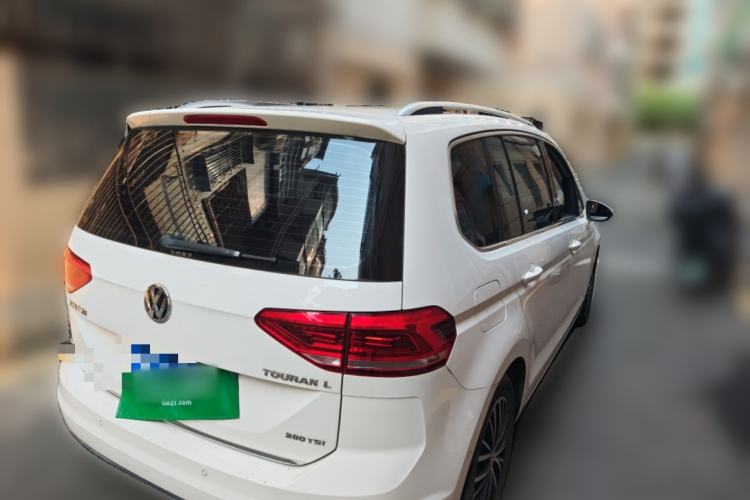 Used Volkswagen Touran 2016 Volkswagen Touran L 280TSI DSG Luxury Edition Rear Right 45 Deg