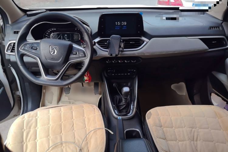Used Baojun 510 2017 1.5L Manual Fashion Model
