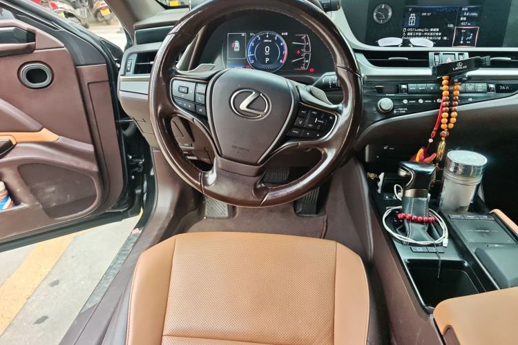 Used Lexus ES 2020 200 Excellence Edition
