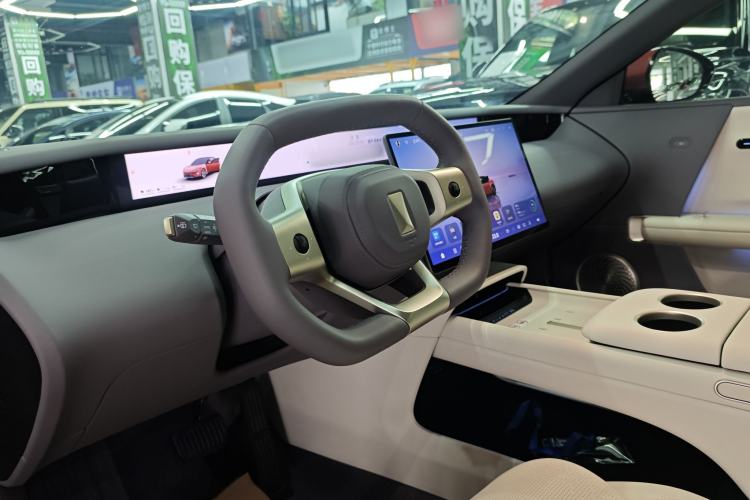 Used Avatr 06 2025 Pro Range-Extended Edition Interior 2