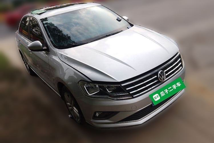 Used Volkswagen Jetta 2017 1.5L Manual Comfort Model Front Right 45 Deg