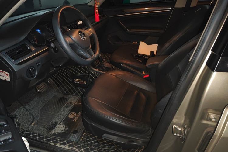 Used Volkswagen C-TREK 2017 230TSI DSG Comfort Version Left Front Seat