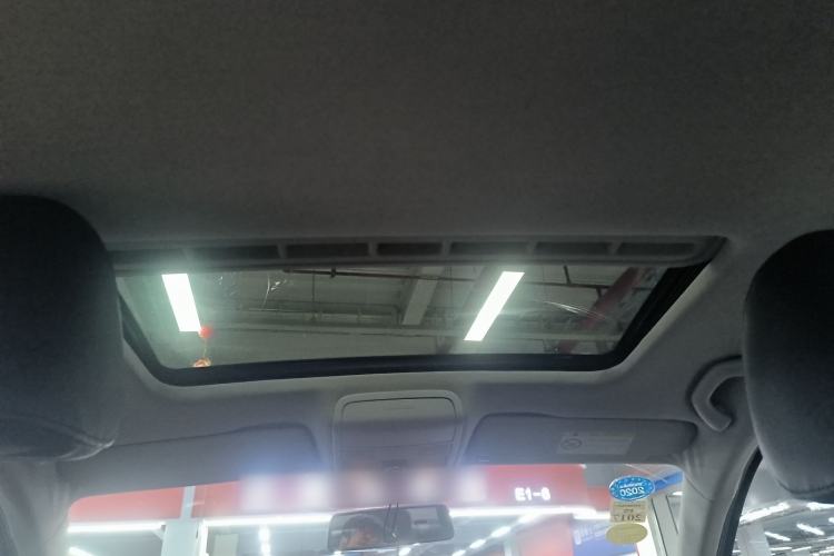 Used Volkswagen Sagitar 2015 230TSI Automatic Comfort Version Headliner