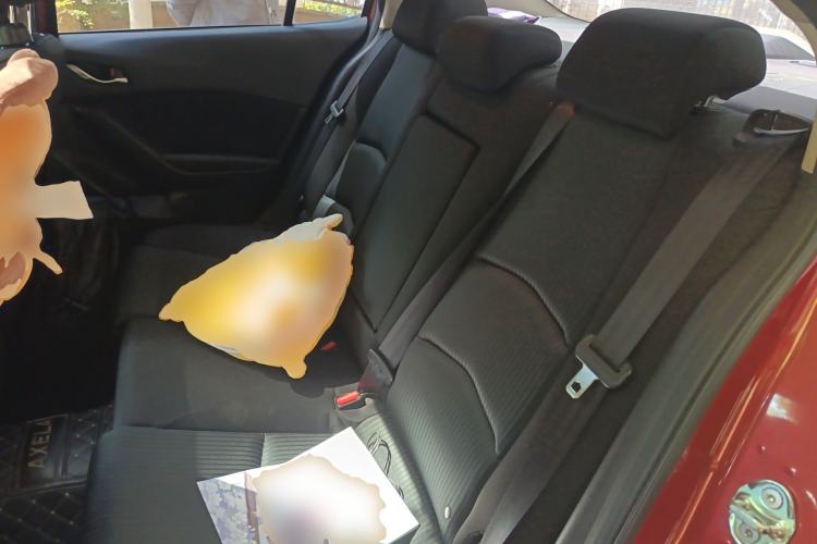 Used Mazda 3 Axela 2016 Sedan 1.5L Automatic Luxury Model