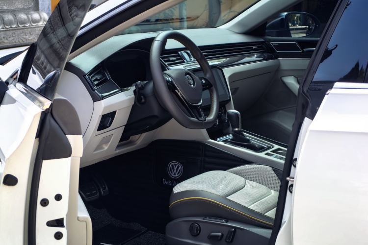 Used Volkswagen FAW-Volkswagen CC 2019 380TSI Yeyan Edition China V Standard Interior 4