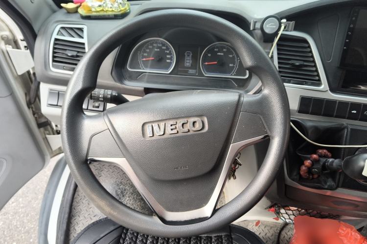 Used Iveco Power Daily 2017 2.5T Deluxe A37 High-Roof 6-7 Seater Bus 47Z5