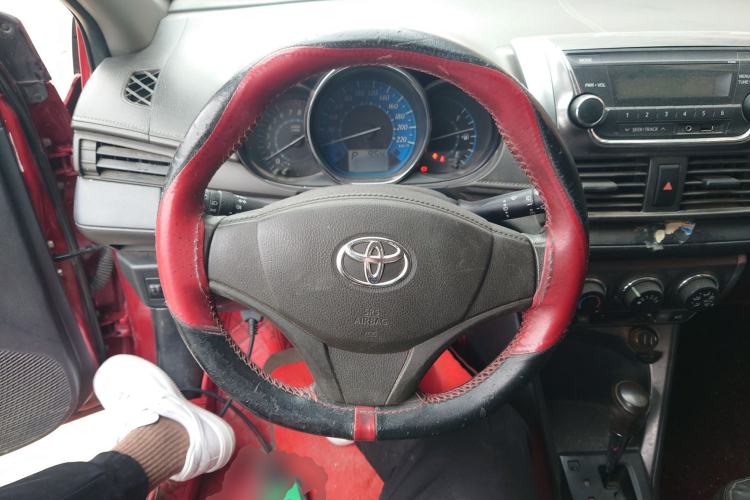 Used Toyota YARiS L Zhi Xuan 2014 1.3E Automatic Charm Edition Steering Wheel