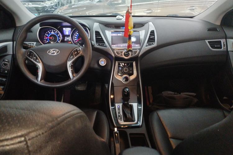 Used Hyundai Elantra (5th Generation / Langdong) 2016 1.6L Automatic Prestige Model Center Console