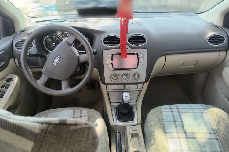 Used Ford Focus 2011 Sedan 1.8L Manual Comfort Model
