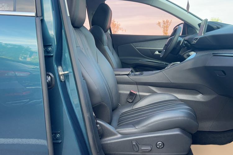 Used Peugeot 5008 2017 380THP 7-Seater Luxury Edition Right Front Seat