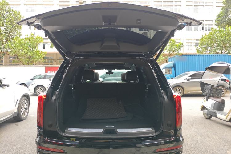 Used Cadillac XT6 2022 2.0T 7-Seater Four-Wheel Drive Luxury Version Trunk