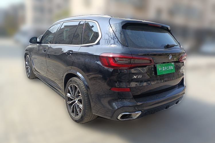 Used BMW X5 2022 xDrive 30Li Luxury M Sport Package
