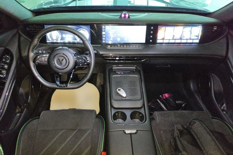 Used VOYAH FREE 2025 318 318 km Rear-Drive Touring Edition Center Console