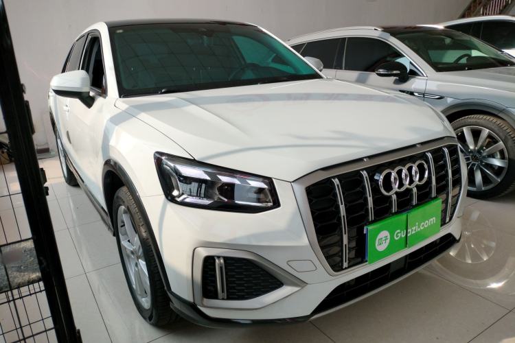 Used Audi Q2L 2022 35 TFSI Advanced Style Edition Front Right 45 Deg