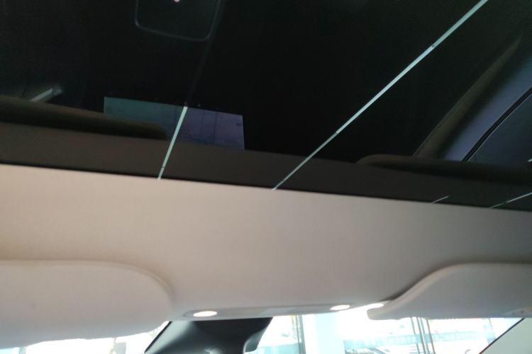 Used Tesla Model Y 2021 Long-Range All-Wheel-Drive Version
