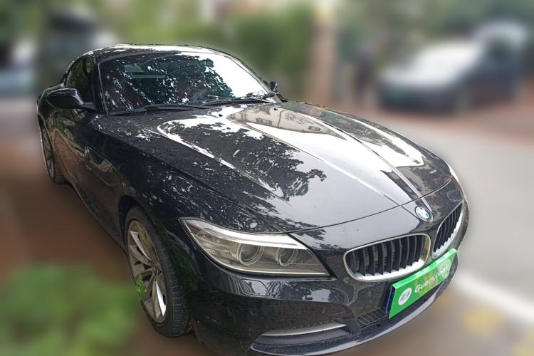 Used BMW Z4 2013 sDrive20i Leading Model Front Right 45 Deg