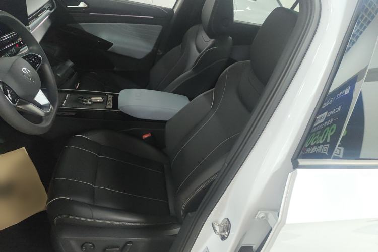 Used Volkswagen ID.4 X 2021 Pure+ Long-Range Edition Left Front Seat