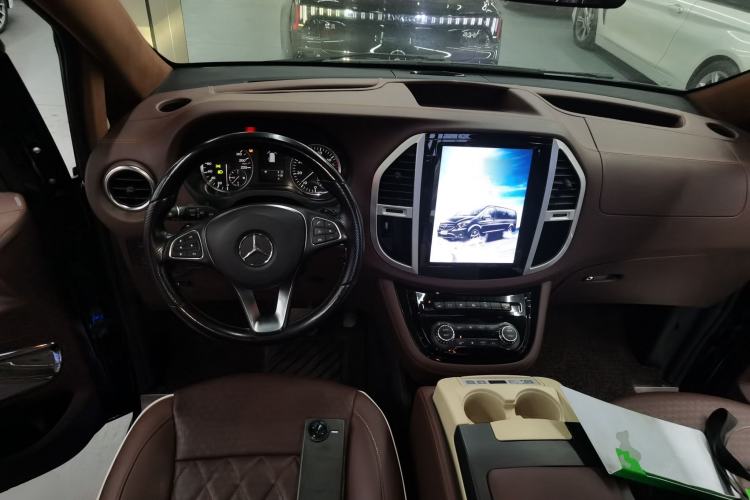 Used Mercedes-Benz Vito 2018 2.0T Business Version China V Emission Standard Center Console