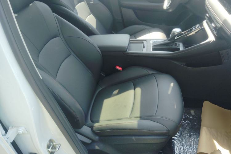 Used Roewe i5 2026 Model 1.5L CVT Luxury Version Right Front Seat