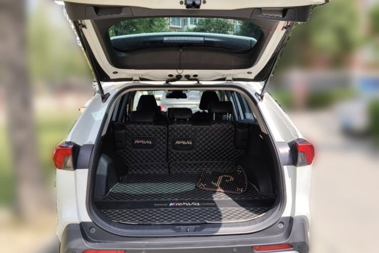 Used Toyota RAV4 2020 2.0L CVT Two-Wheel Drive Fashion Edition Trunk