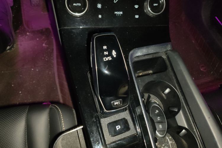 Used Bestune B70 2023 Third Generation 1.5T Automatic Enjoyment Version Gear Lever