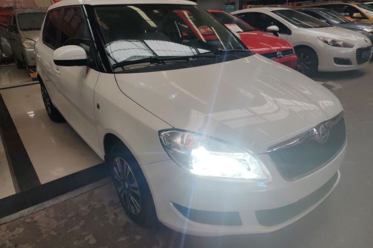 Used Skoda Fabia 2014 1.4L Automatic Crystal Edition