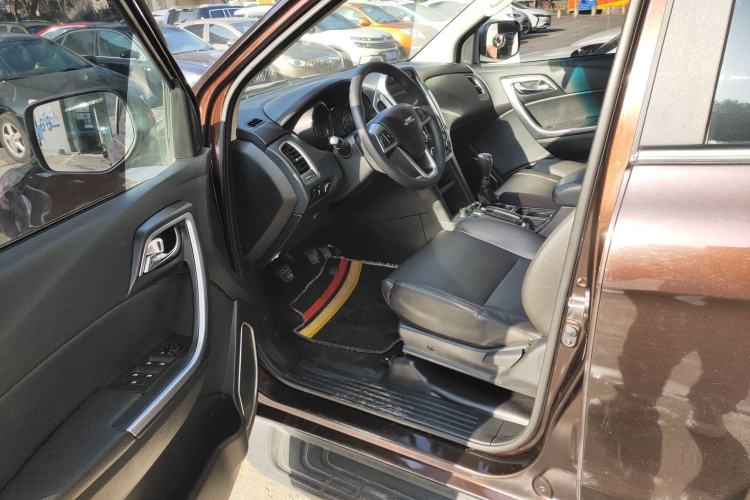 Used JMC Yuhu 5 2018 2.4T Classic Edition Diesel Manual 4x4 Luxury Version JX4D24A5L
