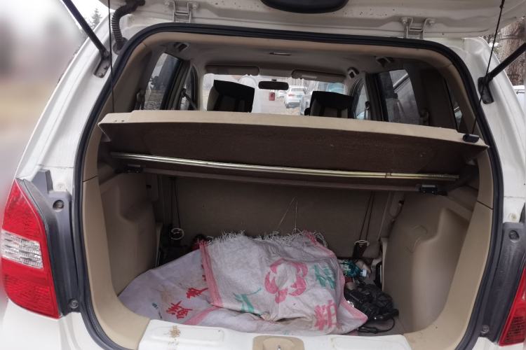 Used Nissan Livina 2010 Jingyue Edition 1.6L Manual All-Around Model
