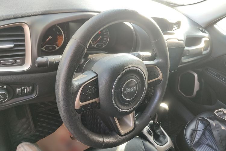 Used Jeep Renegade 2018 Connected Large Screen Version 180T Automatic High-Energy Edition