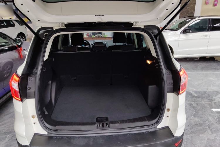 Used Ford Kuga 2017 EcoBoost 180 Two-Wheel-Drive Elite Trim
