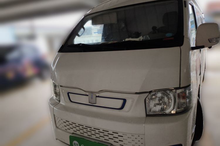 Used Farizon Xingxiang E6 2022 Van with High Roof Equipped with CATL 50.23 kWh Battery