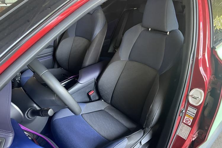 Used Toyota C-HR 2018 2.0L Luxury Sunroof Version China V Emission Standard