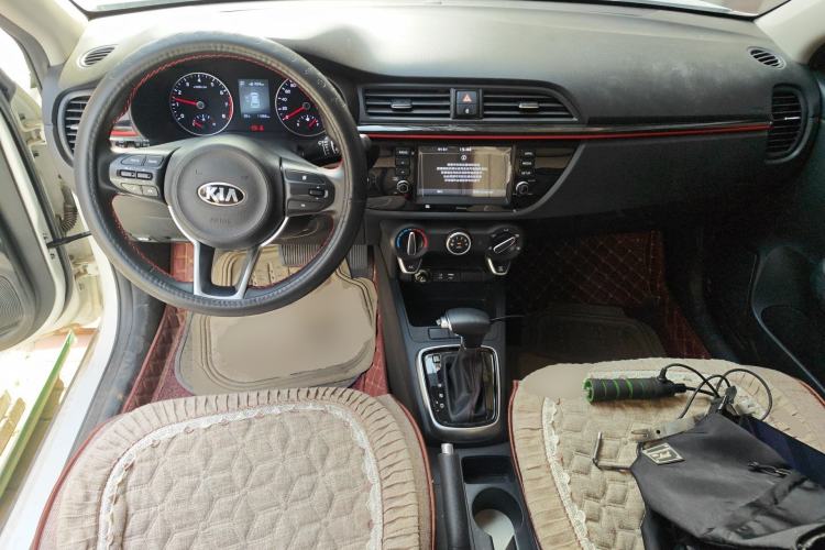 Used Kia KX Cross 2019 1.6L Automatic Dynamic Sunroof Version China VI Center Console