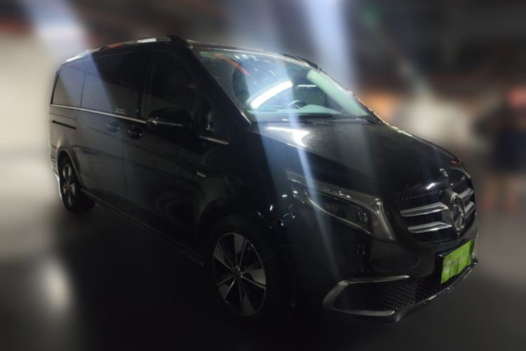 Used Mercedes-Benz V-Class 2021 V 260 Prestige Edition Front Right 45 Deg