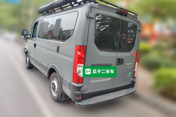 Used Iveco Eurocargo 2021 3.0T Automatic Chao Rui Short Wheelbase Low-Roof Side-Sliding Door F1C
