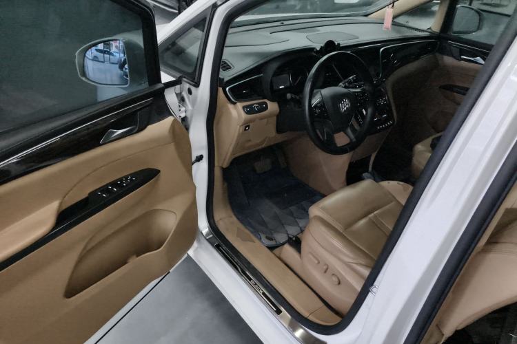 Used Buick GL8 2018 ES 28T Luxury Model China VI Standard Driver Seat