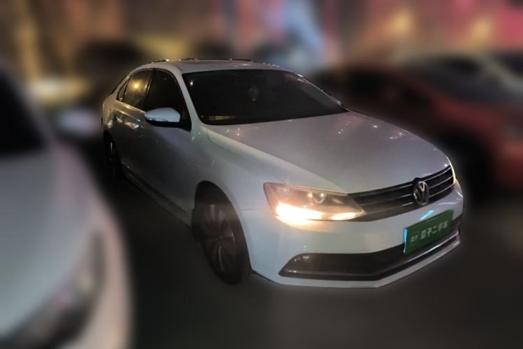 Used Volkswagen Sagitar 2017 230TSI Automatic Comfort Version Front Right 45 Deg