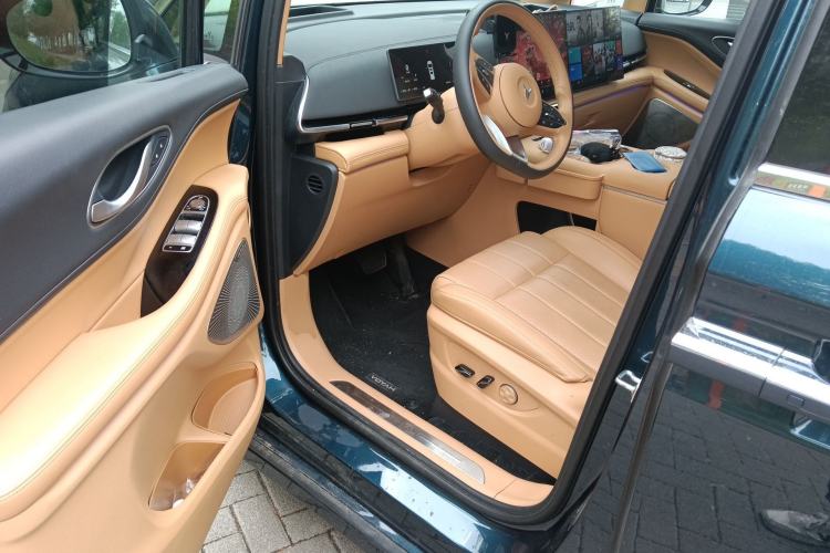 Used VOYAH Dream 2025 PHEV Four-Wheel Drive Prestige Kunpeng Edition