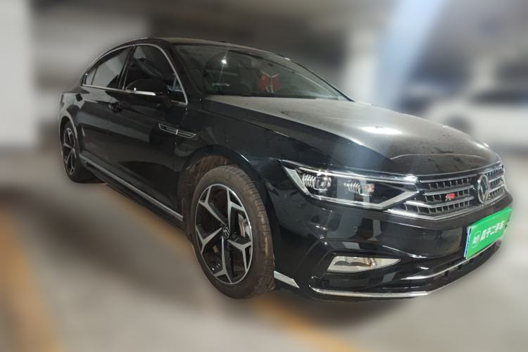 Used Volkswagen Magotan 2025 Revised Version 2 Zhongxiang Edition 330TSI DSG Luxury Trim