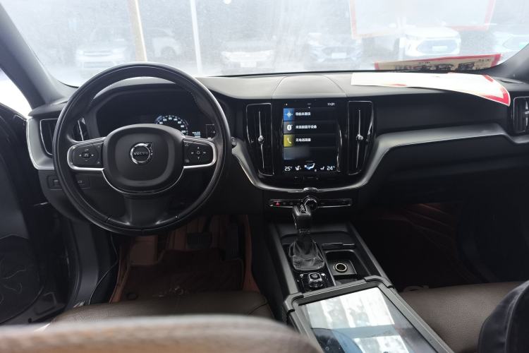 Used Volvo XC60 2021 T5 4x4 Smart Luxury Edition
