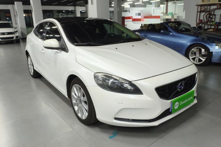 Used Volvo V40 2016 T3 Zhiyi Edition