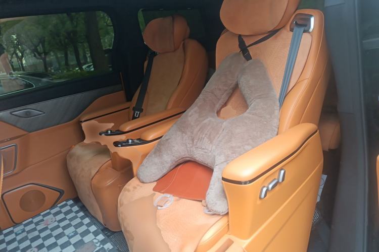 Used Wey Gaoshan 2025 Four-Wheel Drive Alpine 8 Left Rear Seat