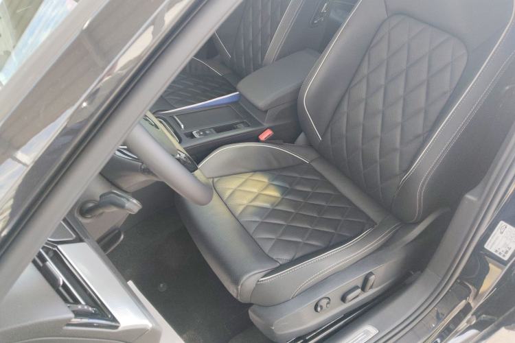 Used Volkswagen Magotan GTE Plug-in Hybrid 2020 GTE Luxury Model Left Front Seat