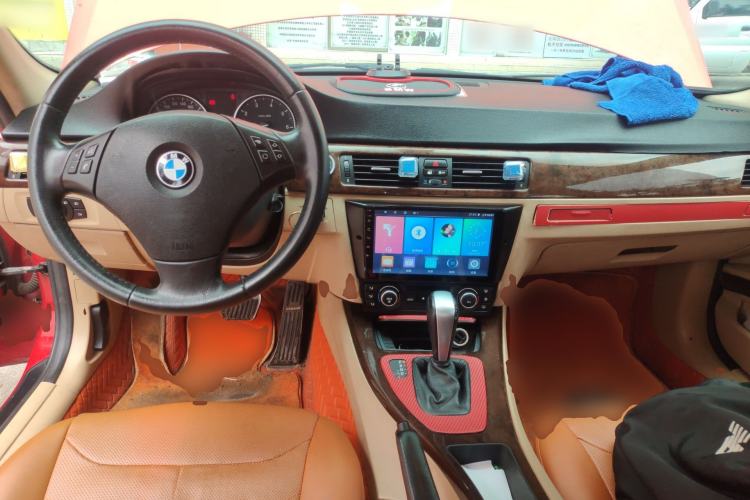 Used BMW 3 Series 2011 320i Luxury Edition Center Console