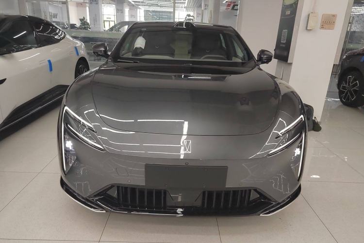 Used Avatr 06 2025 Max All-Electric Version