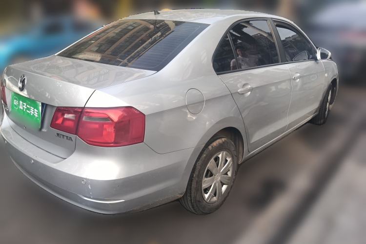 Used Volkswagen Jetta 2013 1.6L Manual Fashion Edition
