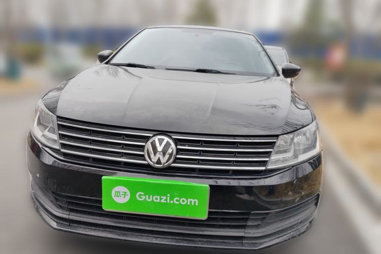 Used Volkswagen Lavida 2015 1.6L Manual Fashion Edition
